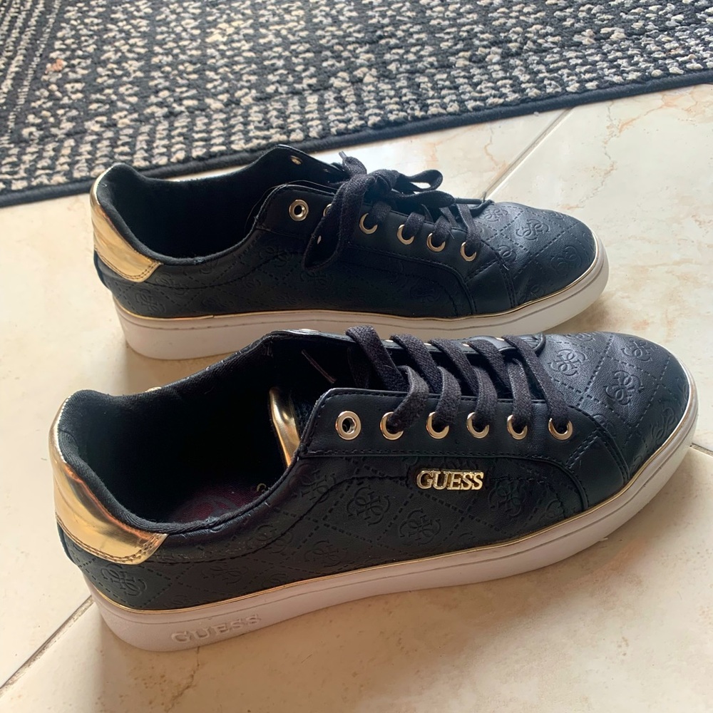 WOMENS GUESS SHOES/SNEAKERS